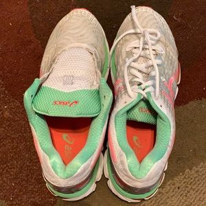 Women’s Tennis shoes 🙂